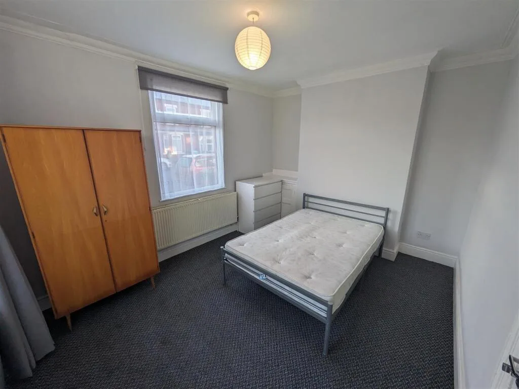 5 bedroom house for rent