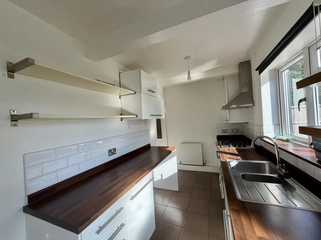 2 bedroom house for rent
