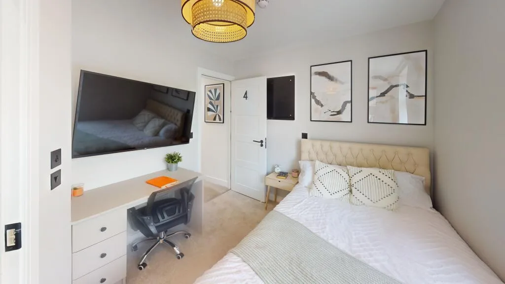 6 bedroom house for rent