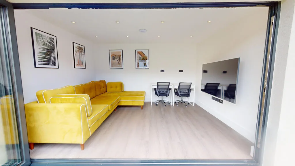 6 bedroom house for rent