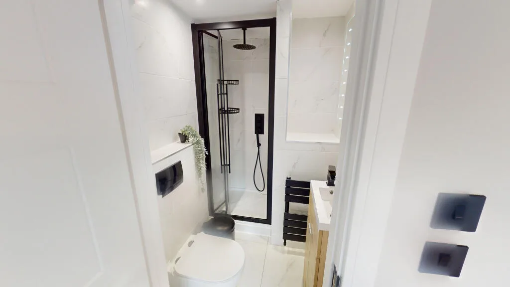 6 bedroom house for rent