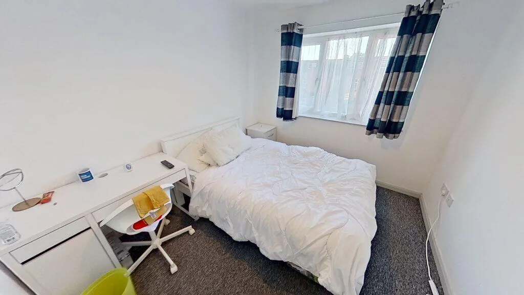 8 bedroom house for rent