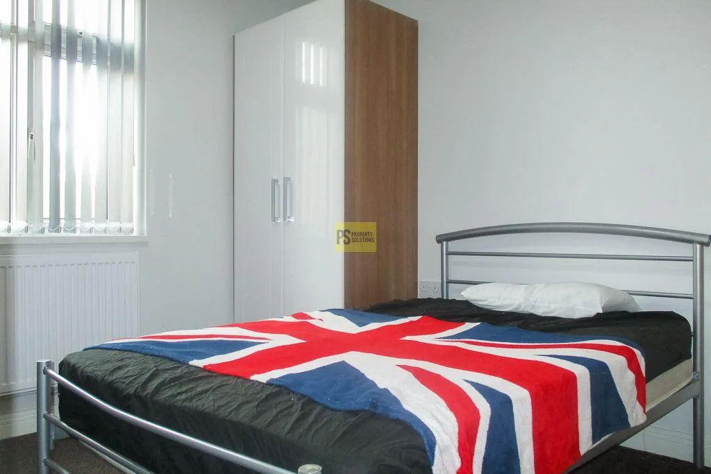 5 bedroom terraced house for rent