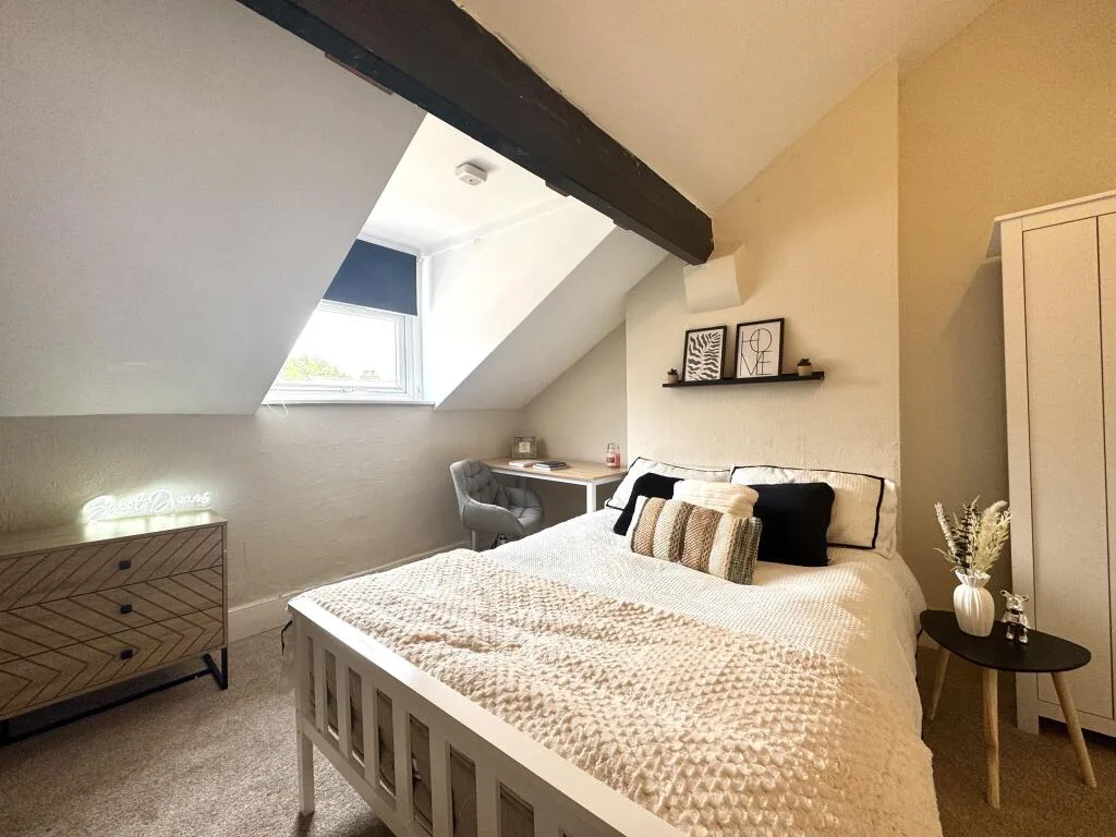 5 bedroom house for rent