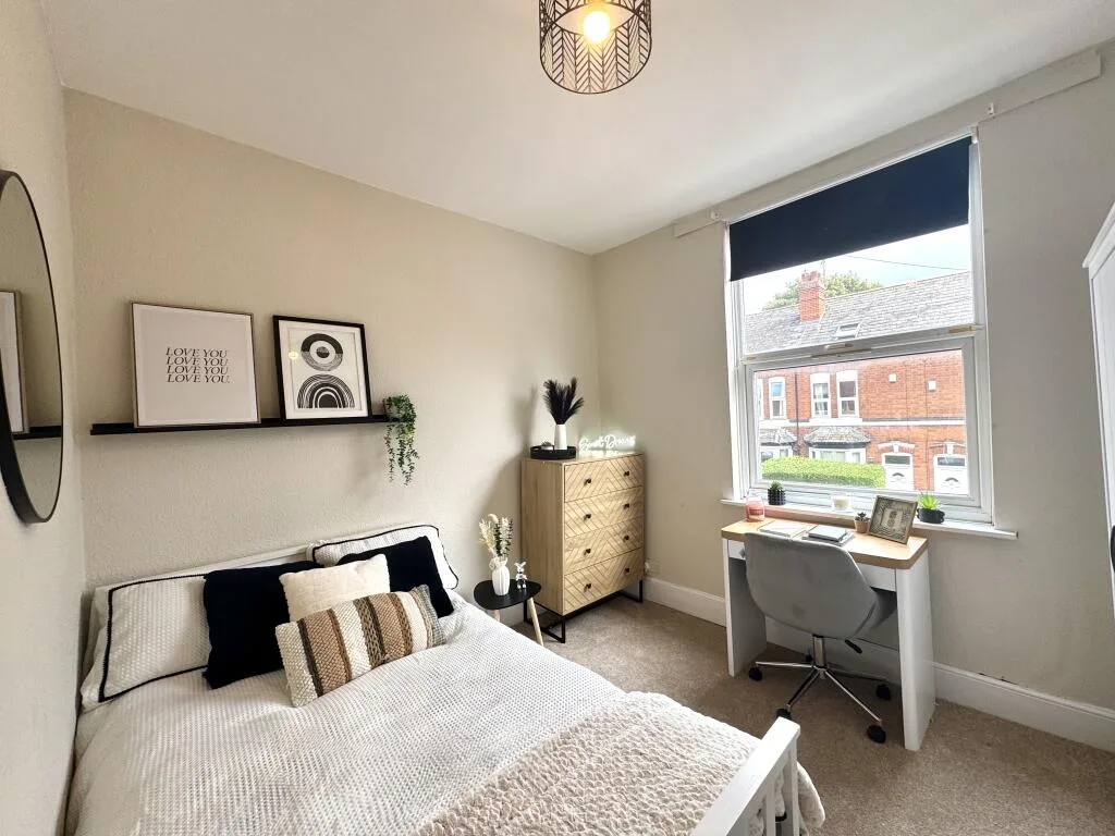 5 bedroom house for rent