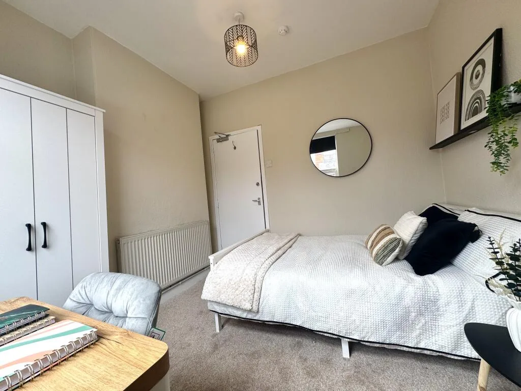 5 bedroom house for rent