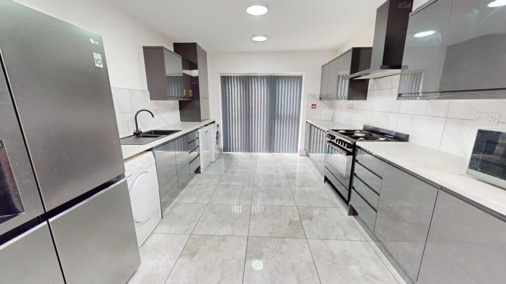 5 bedroom house for rent