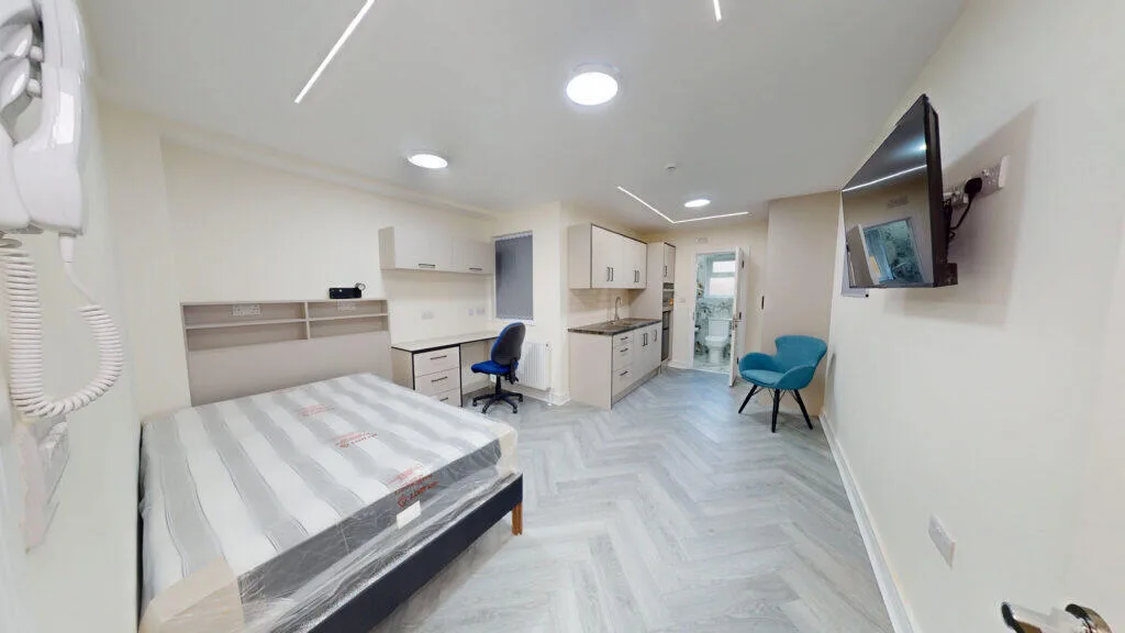 6 bedroom house for rent