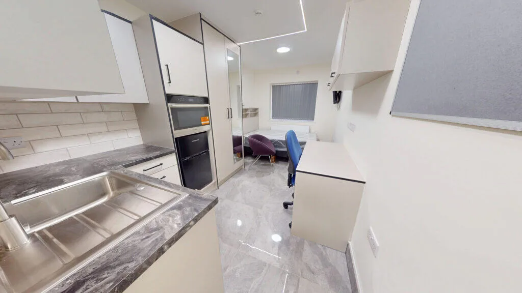 6 bedroom house for rent