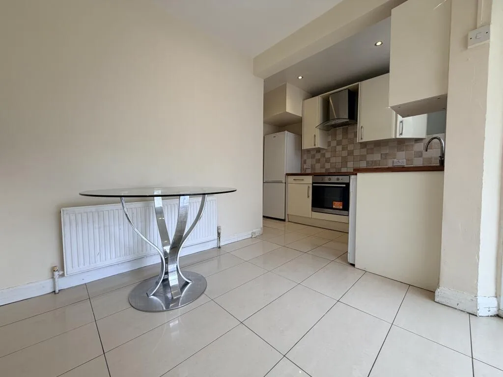3 bedroom semi-detached house for rent