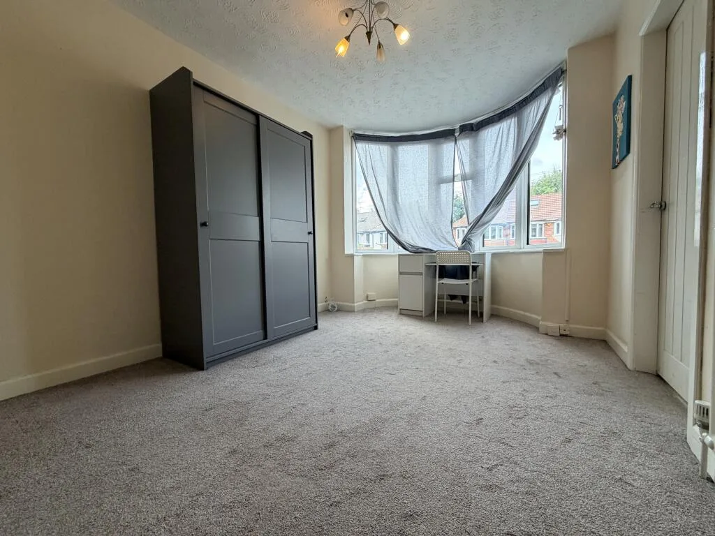 3 bedroom semi-detached house for rent