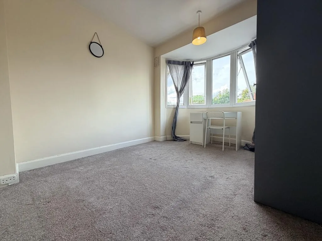 3 bedroom semi-detached house for rent