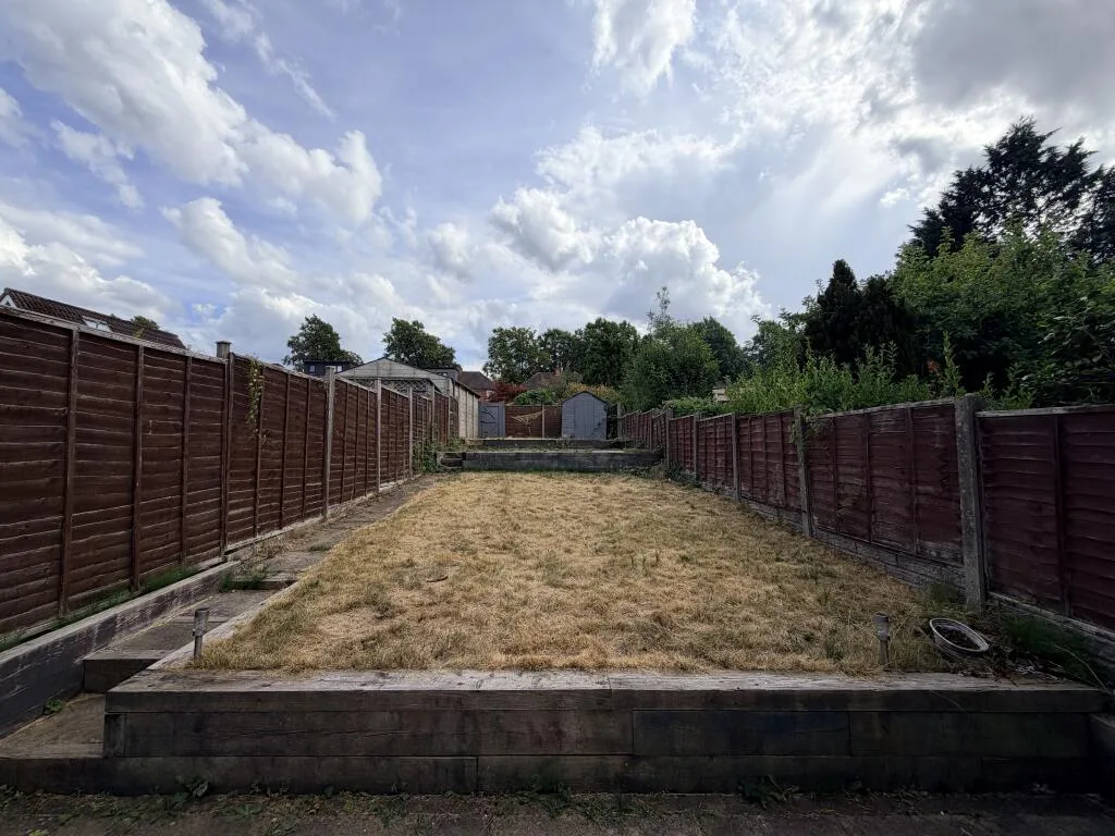 3 bedroom semi-detached house for rent
