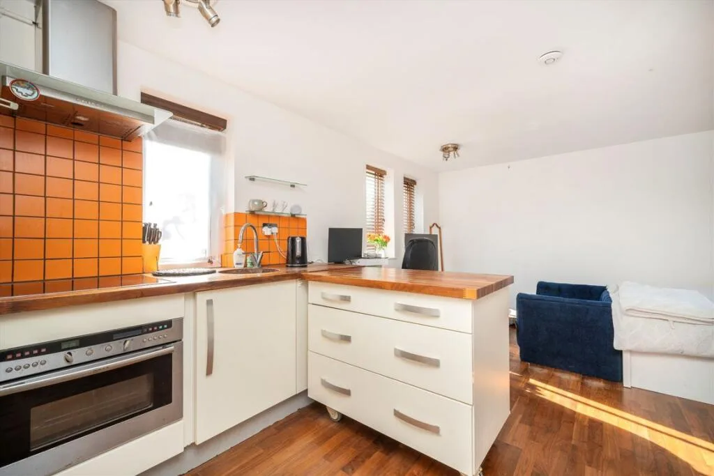 Studio flat for rent