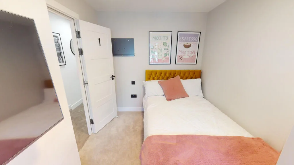 6 bedroom house for rent