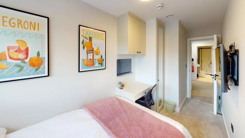 6 bedroom house for rent