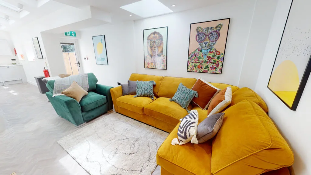 6 bedroom house for rent