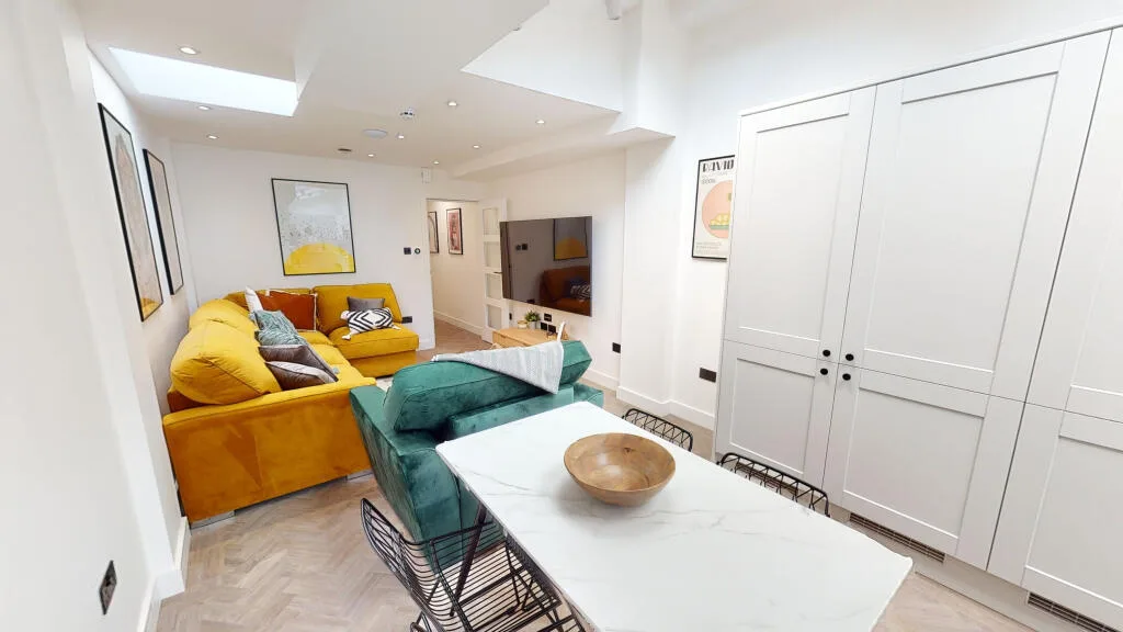 6 bedroom house for rent