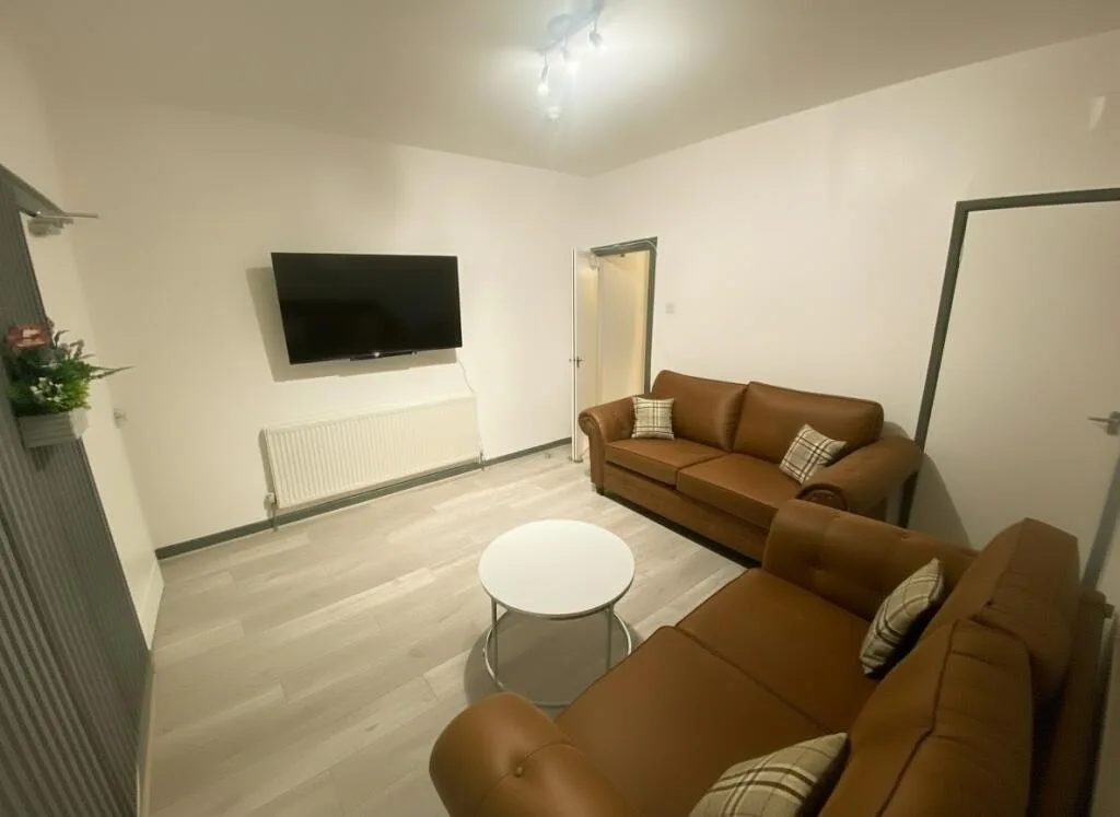 5 bedroom house for rent