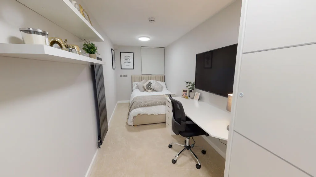 6 bedroom house for rent