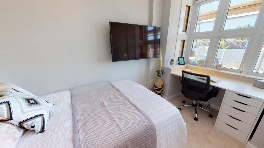 6 bedroom house for rent