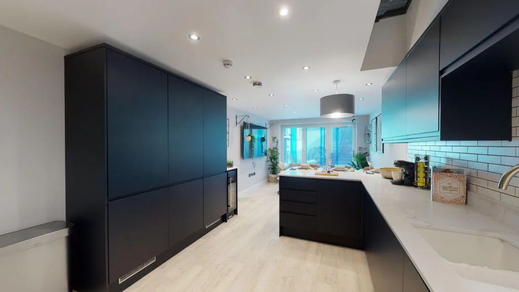 6 bedroom house for rent