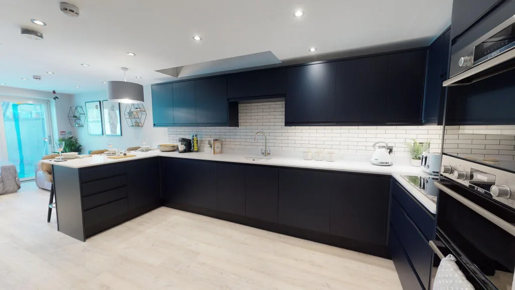 6 bedroom house for rent