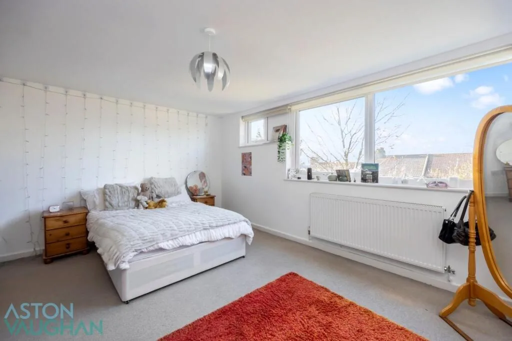 4 bedroom semi-detached house for rent