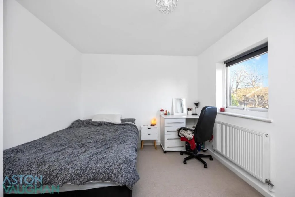 4 bedroom semi-detached house for rent