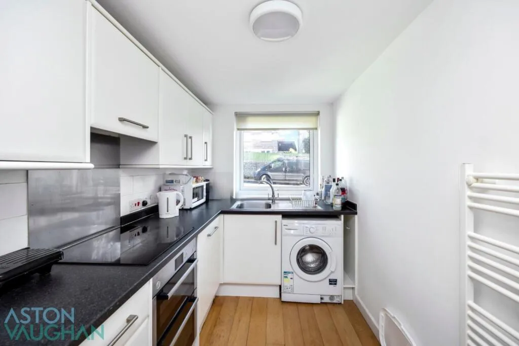 4 bedroom semi-detached house for rent