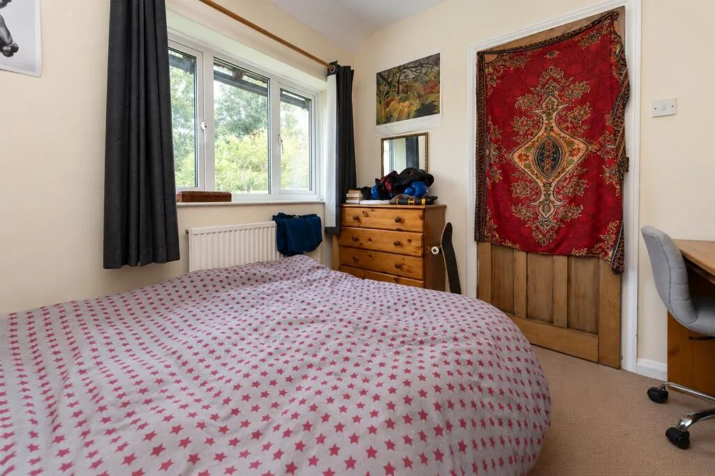 5 bedroom semi-detached house for rent