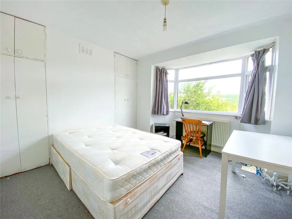 4 bedroom semi-detached house for rent
