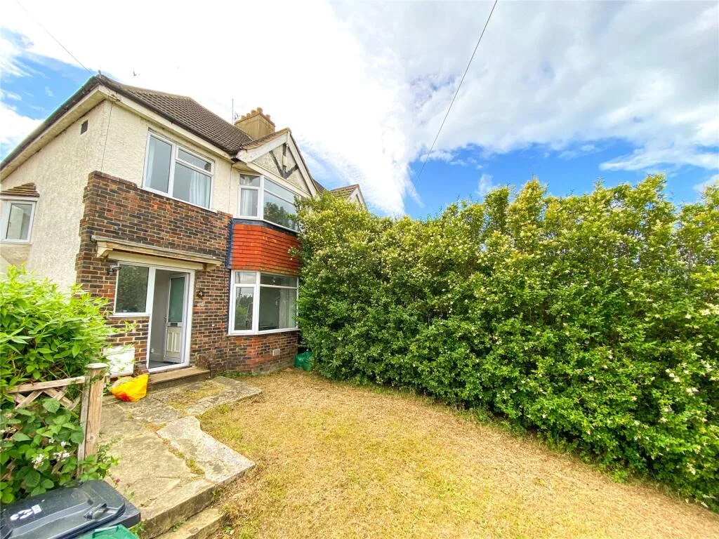 4 bedroom semi-detached house for rent