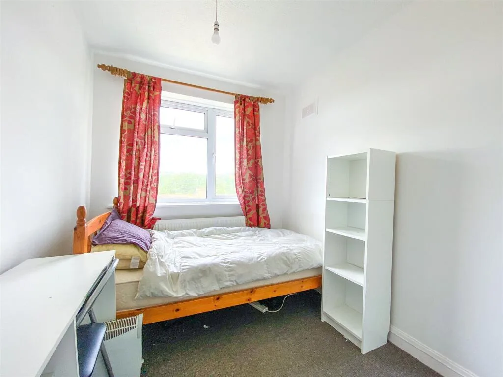 4 bedroom semi-detached house for rent