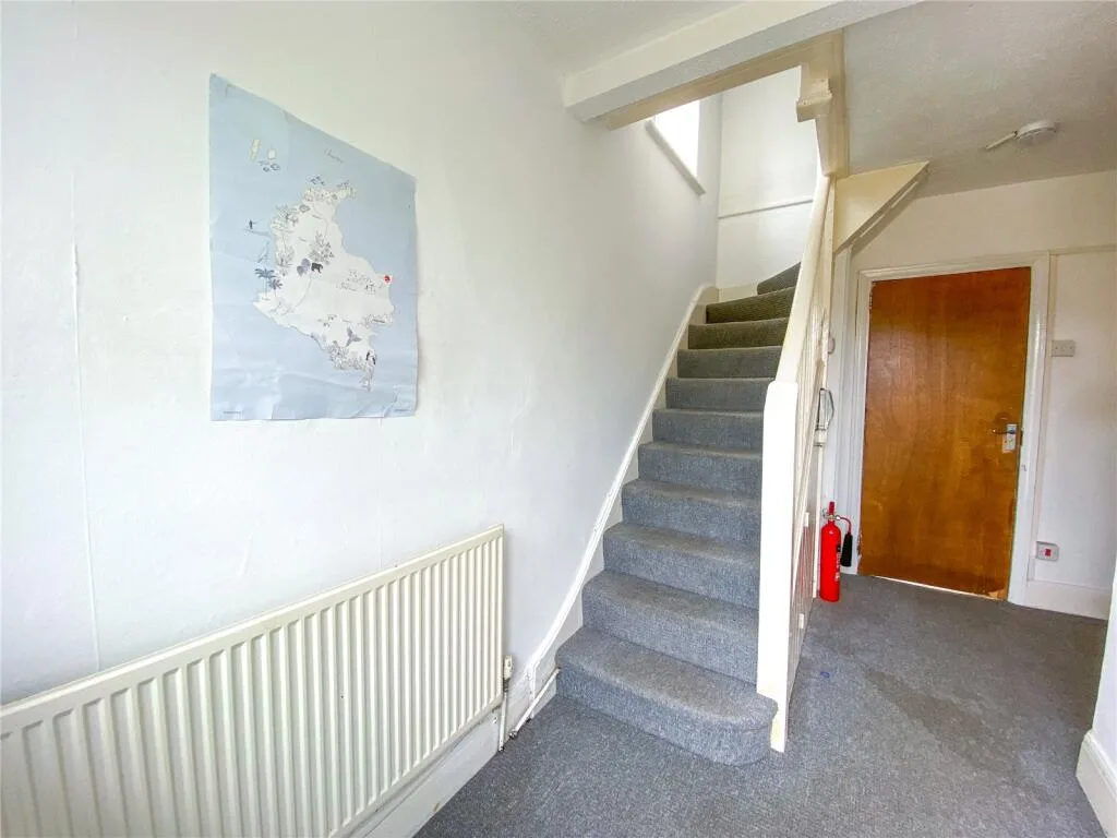 4 bedroom semi-detached house for rent