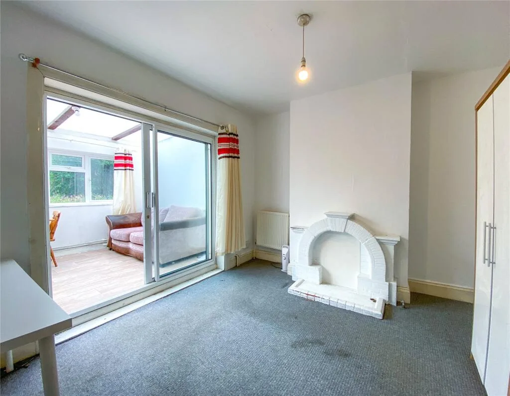 4 bedroom semi-detached house for rent