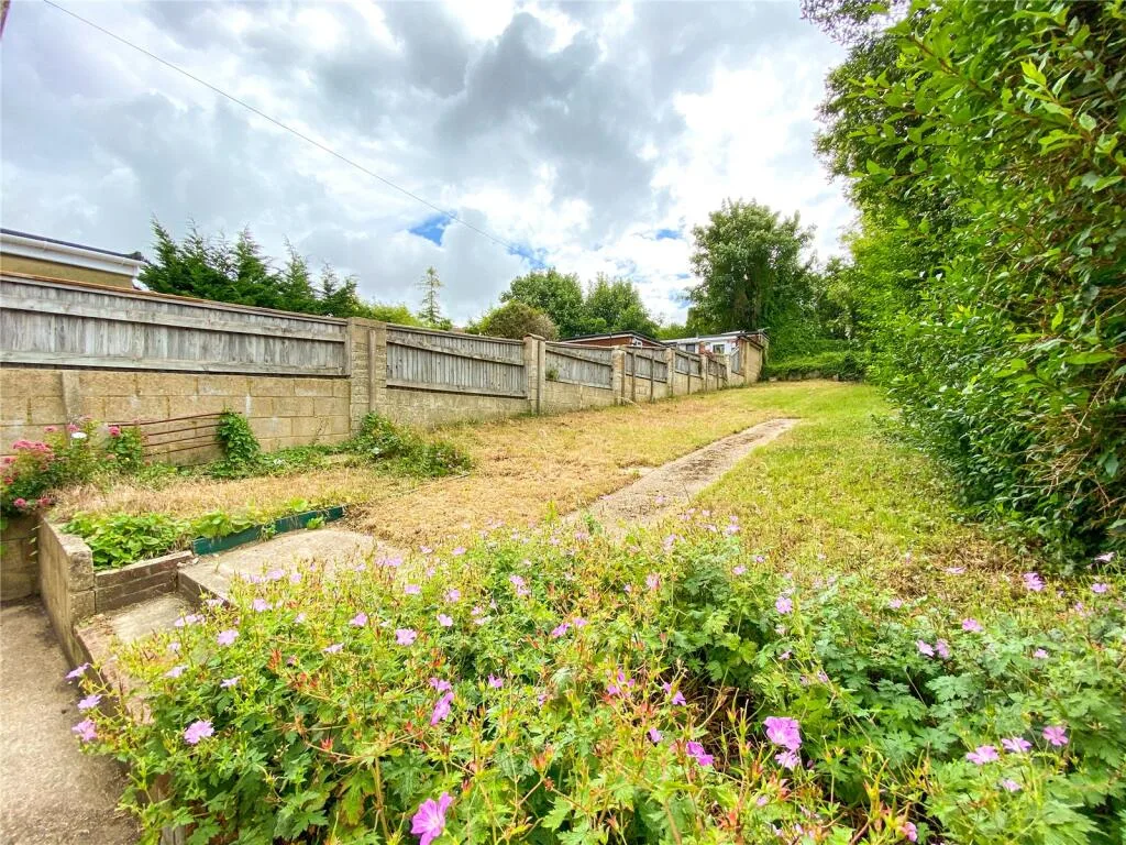 4 bedroom semi-detached house for rent