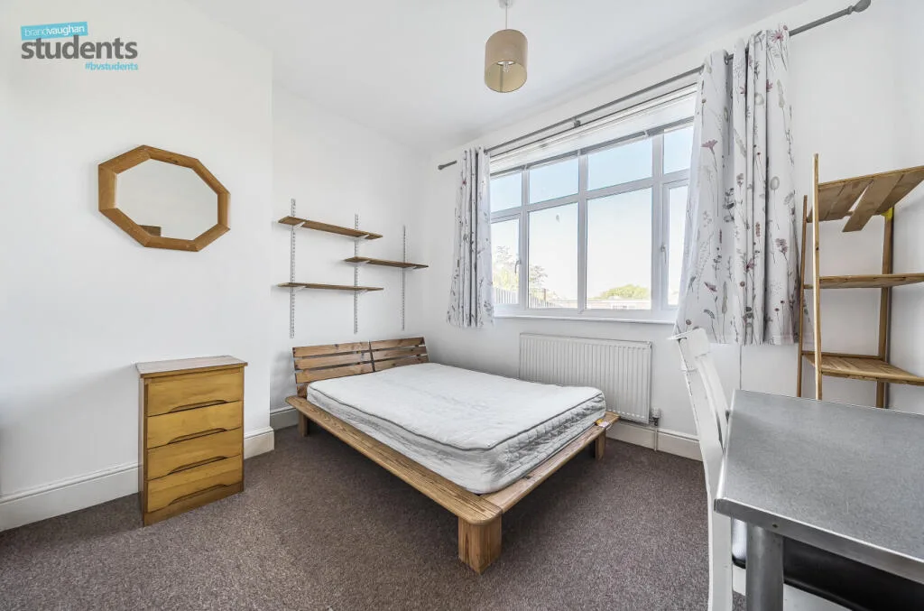 6 bedroom terraced house for rent