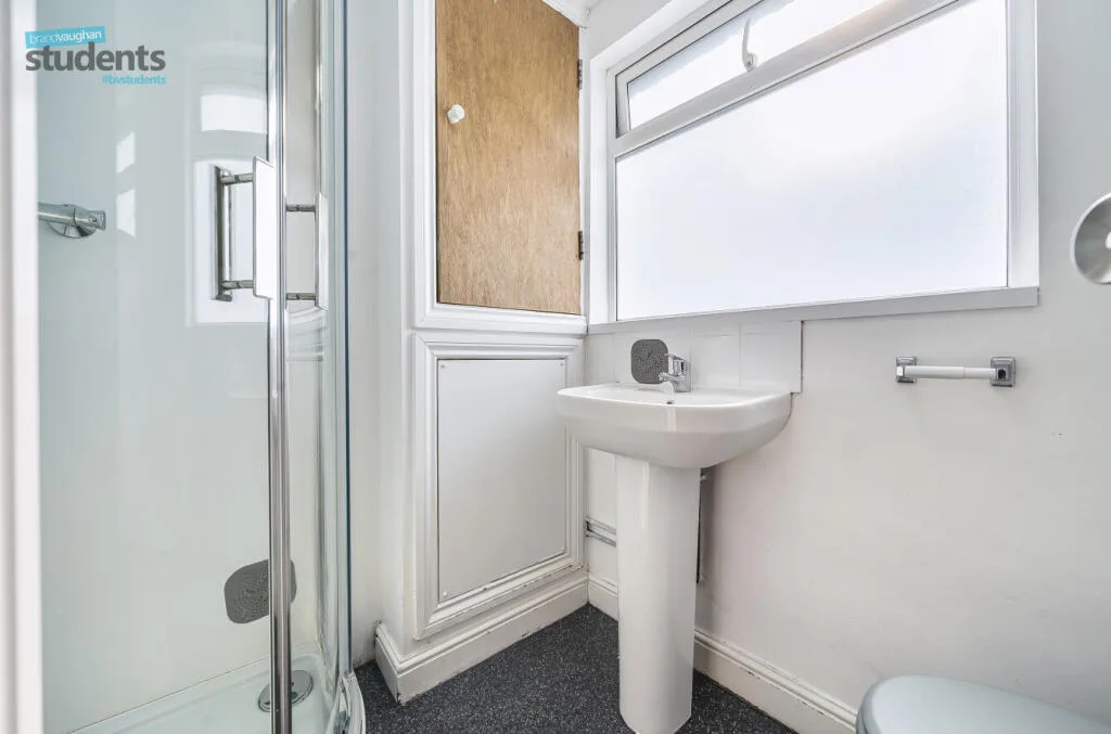 6 bedroom terraced house for rent