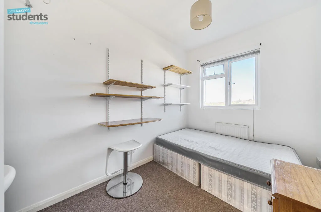 6 bedroom terraced house for rent