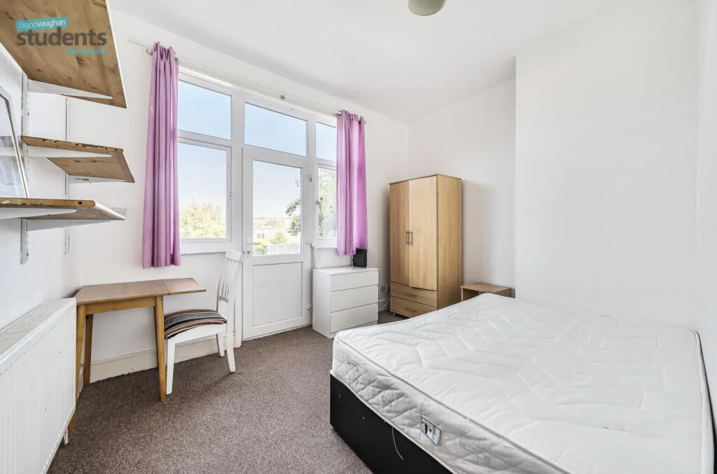 6 bedroom terraced house for rent