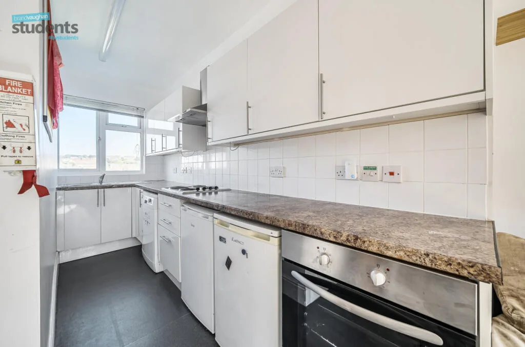 6 bedroom terraced house for rent