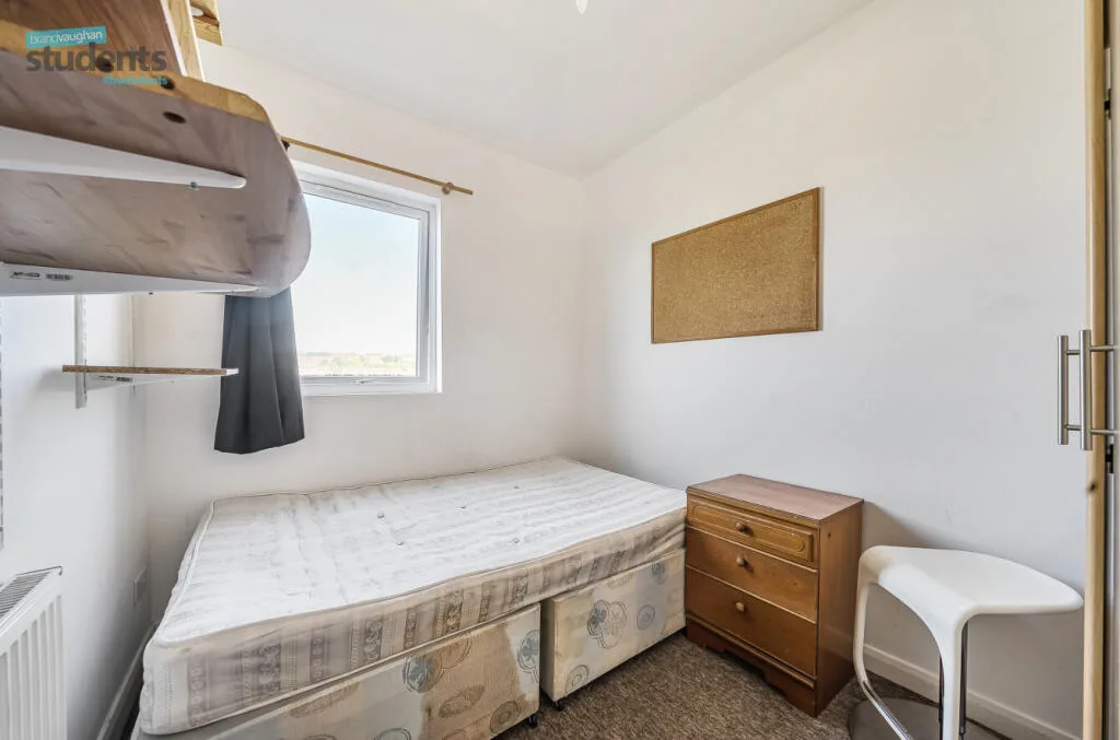 6 bedroom terraced house for rent