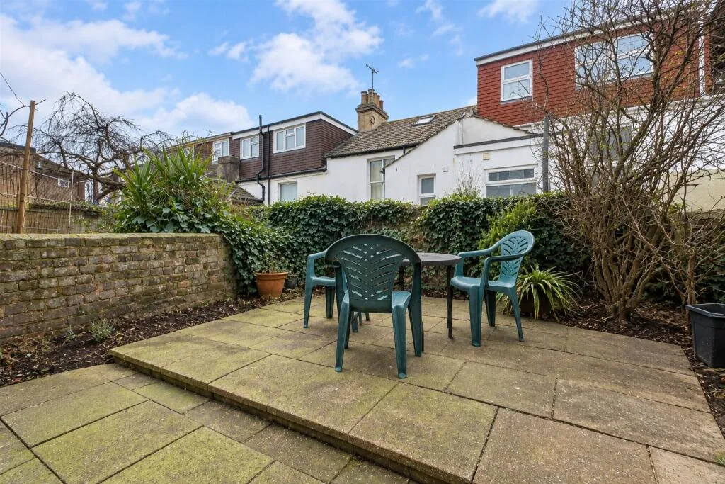 4 bedroom terraced house for rent