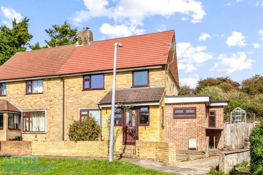 5 bedroom semi-detached house for rent
