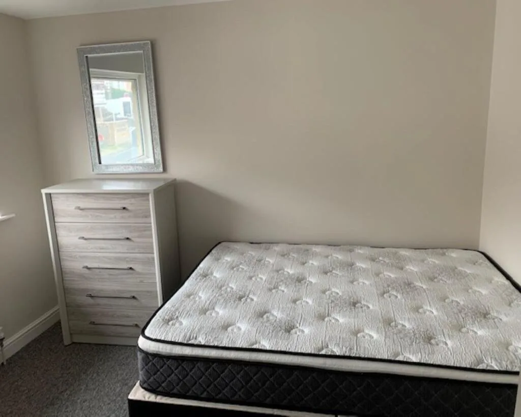 4 bedroom semi-detached house for rent