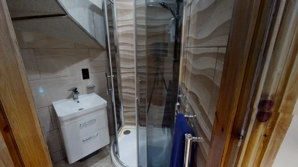 6 bedroom house for rent