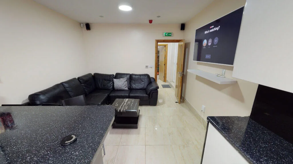 6 bedroom house for rent