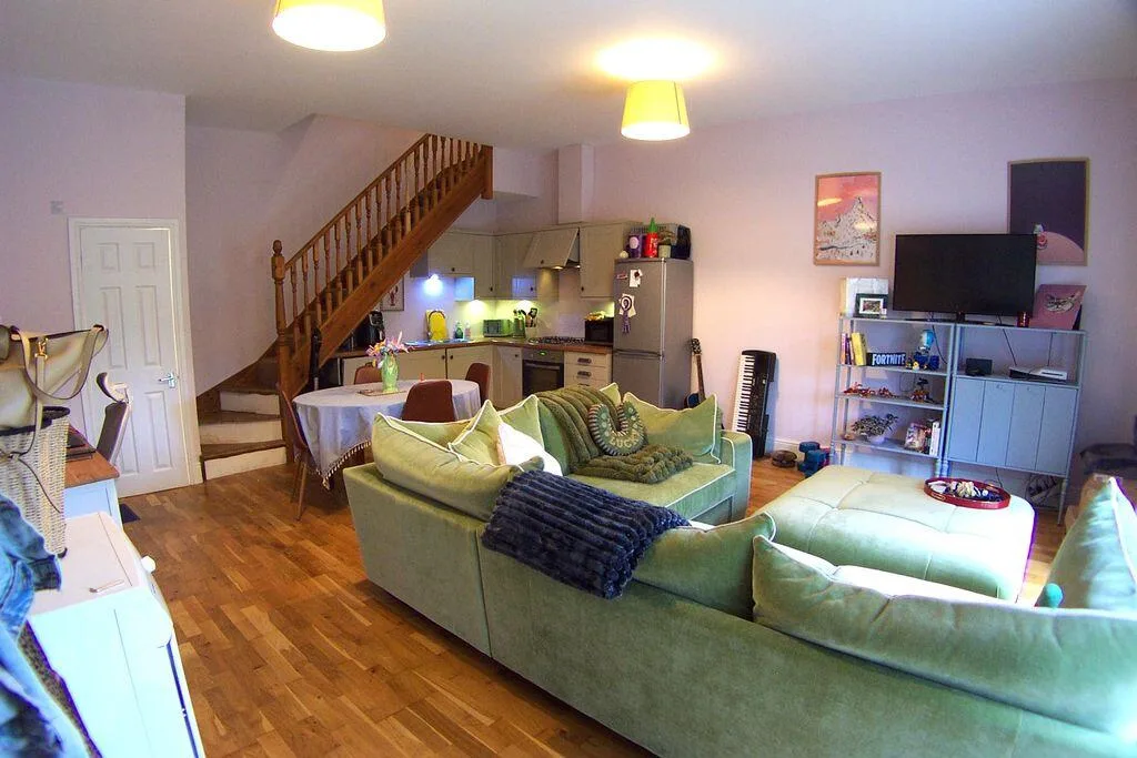 2 bedroom detached house for rent