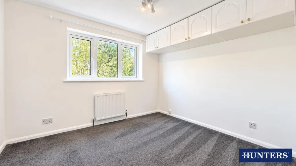 4 bedroom end of terrace house for rent